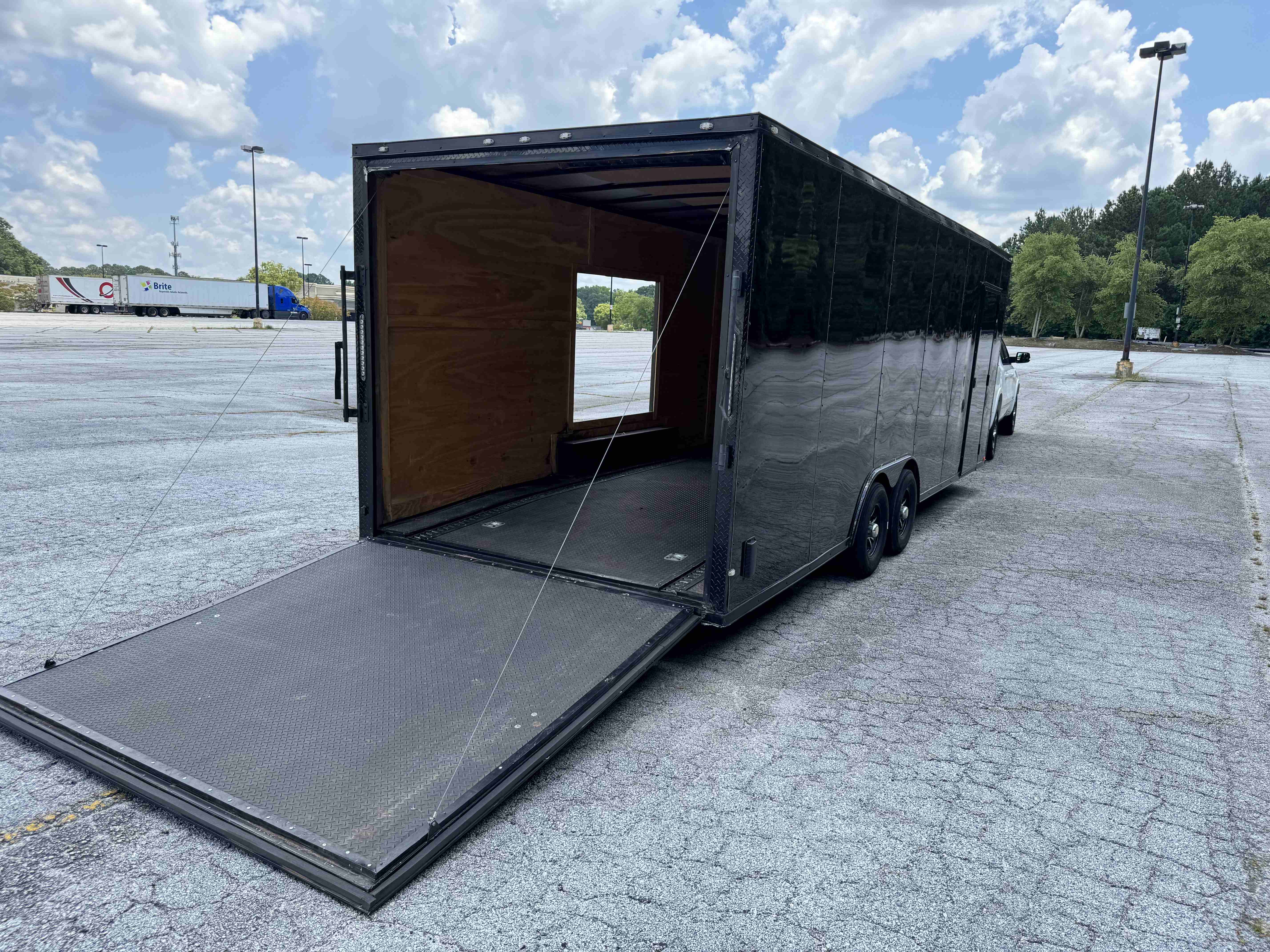 Seed Cargo 8.5x24 7' Ceilings thumbnail 2